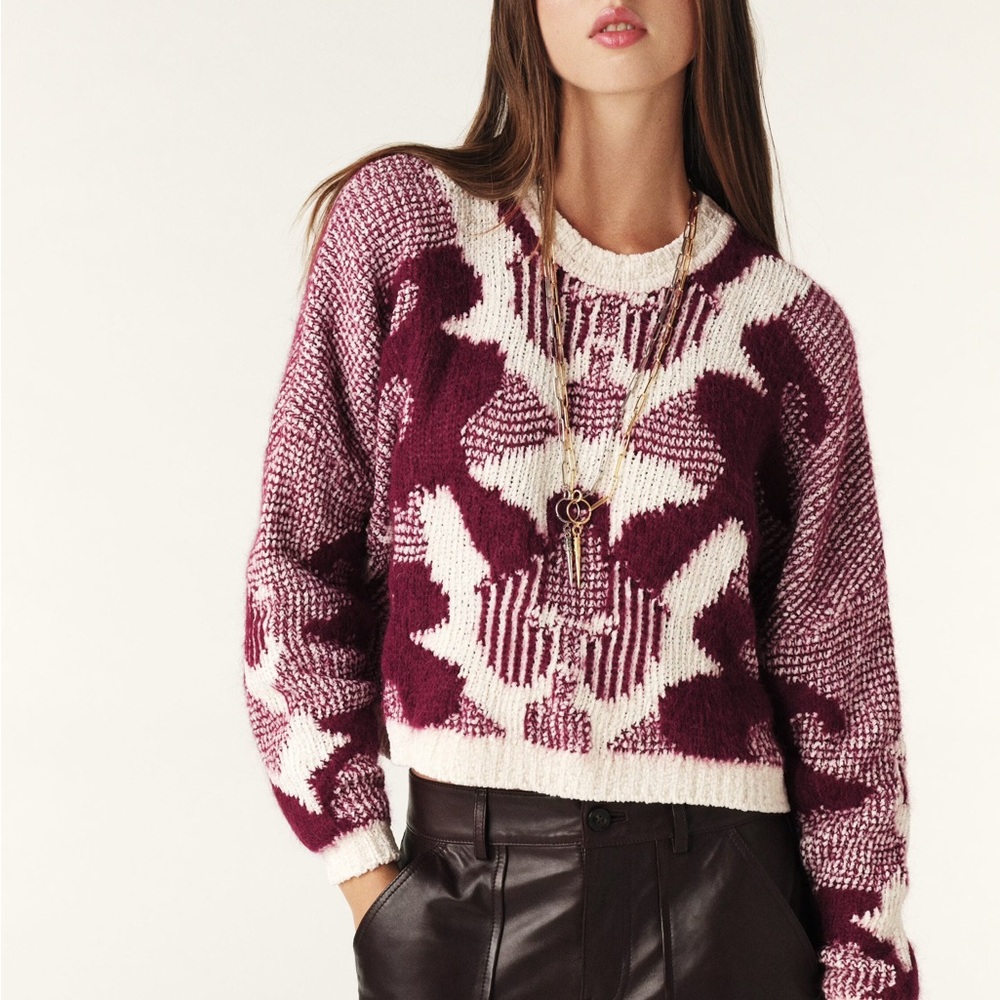 Women's Burgundy and White Sweater